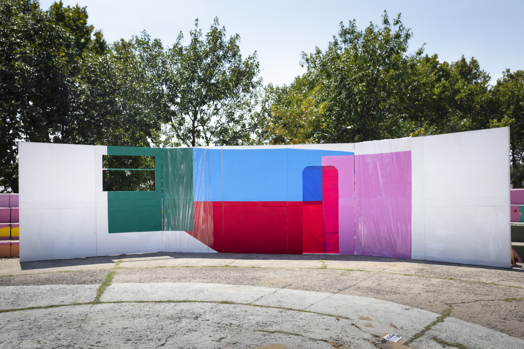 Modo Living · Mi Amigo Invencible · the record cover rebuilt at room scale