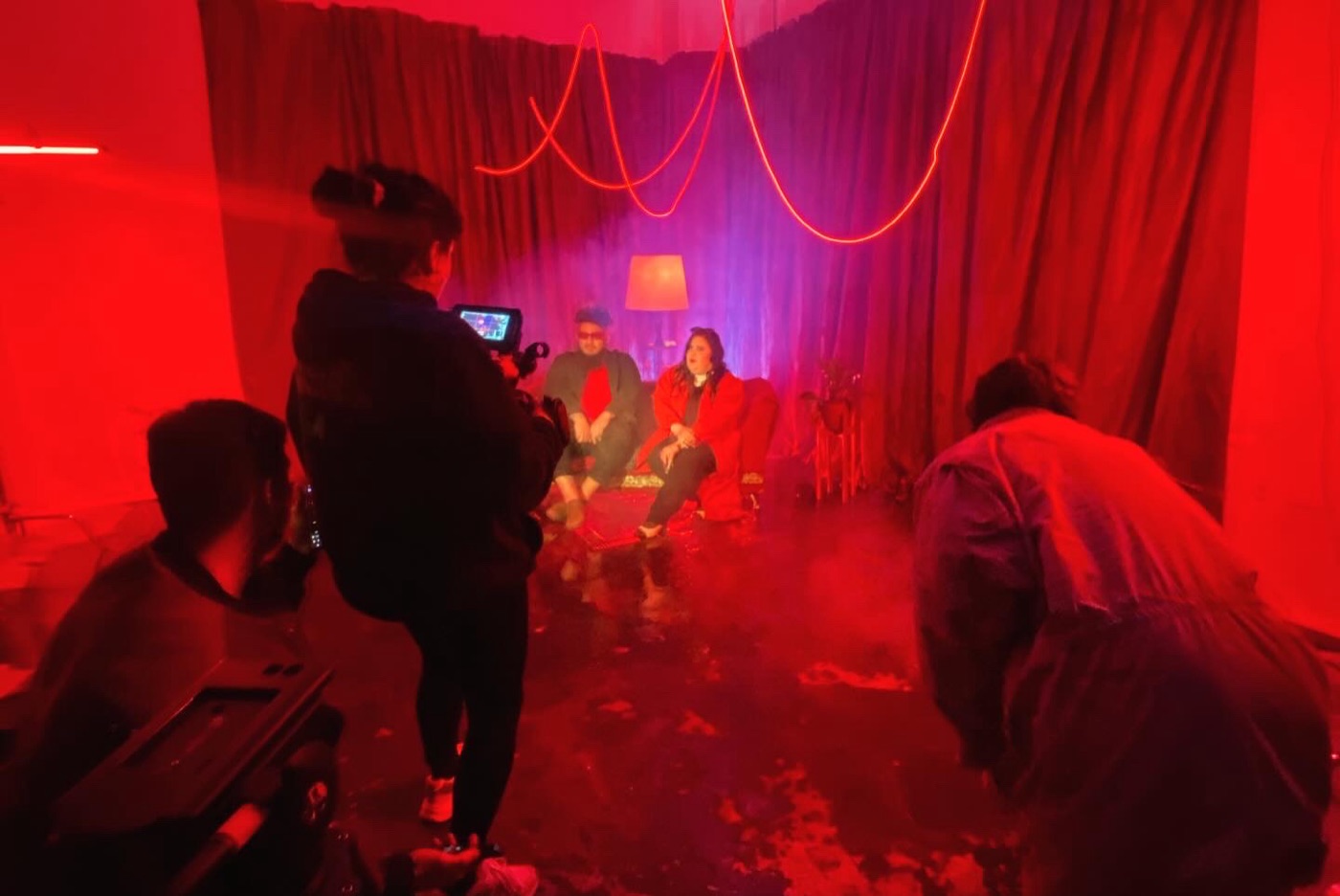 No lo puedo creer · On set